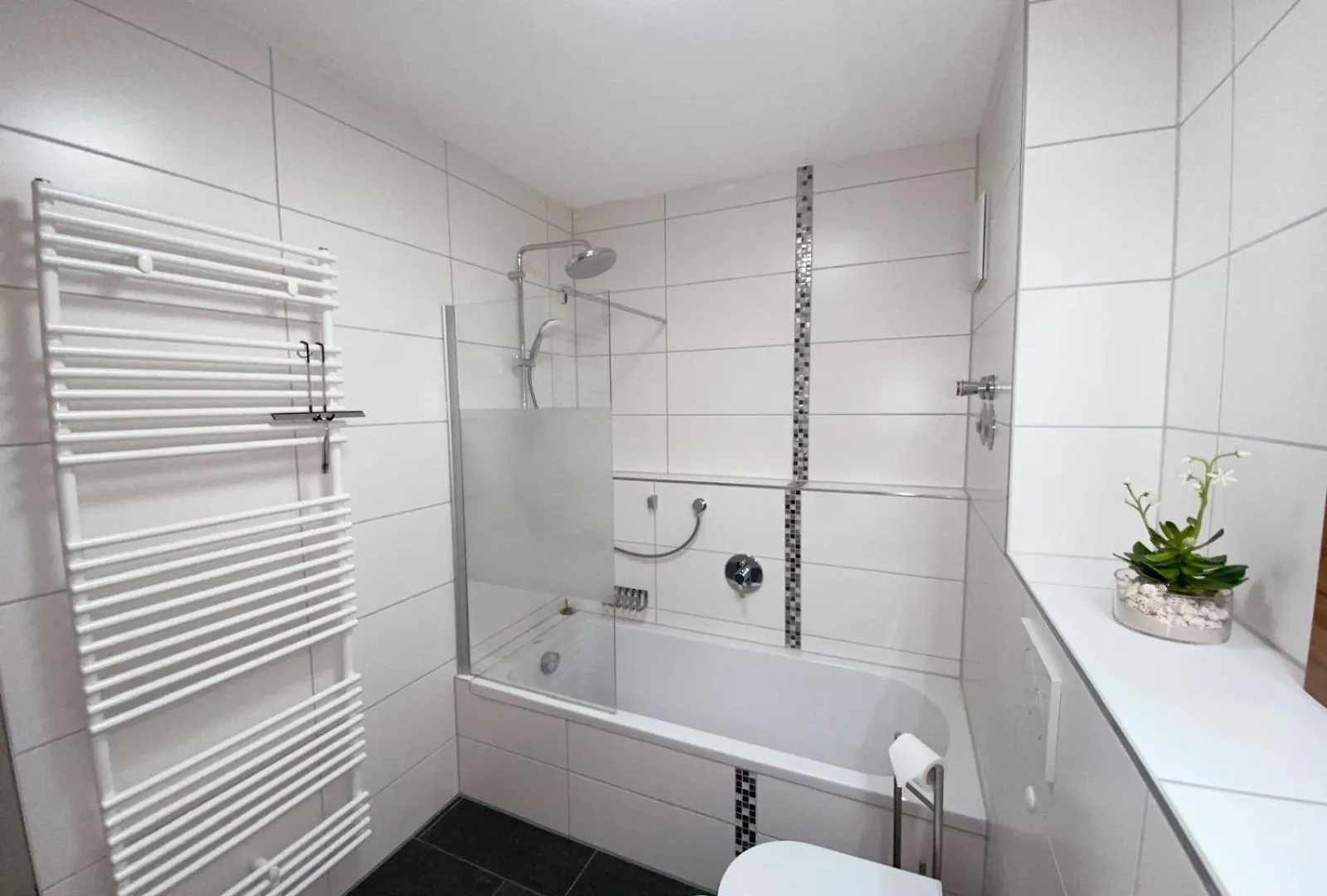 Ferienwohnung In Ruhiger Lage, 2 Zimmer, 64 Qm Guenzburg