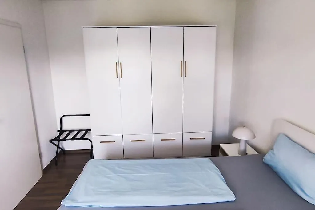 Apartment Ferienwohnung In Ruhiger Lage, 2 Zimmer, 64 Qm Guenzburg Germany