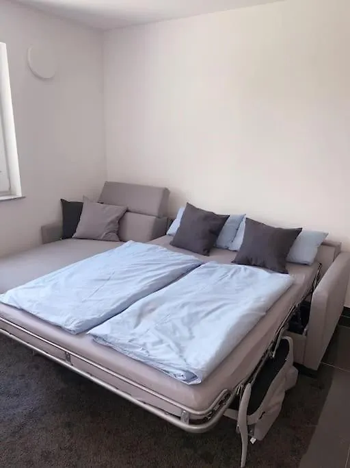 Ferienwohnung In Ruhiger Lage, 2 Zimmer, 64 Qm Guenzburg 0*,  Germany
